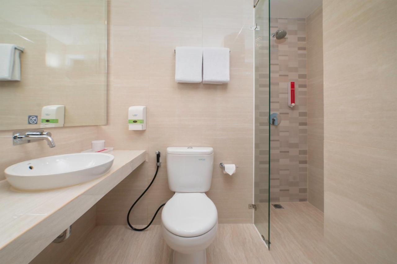 Favehotel Bitung Экстерьер фото